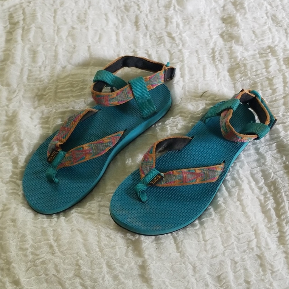 Teva blue tribal sandals